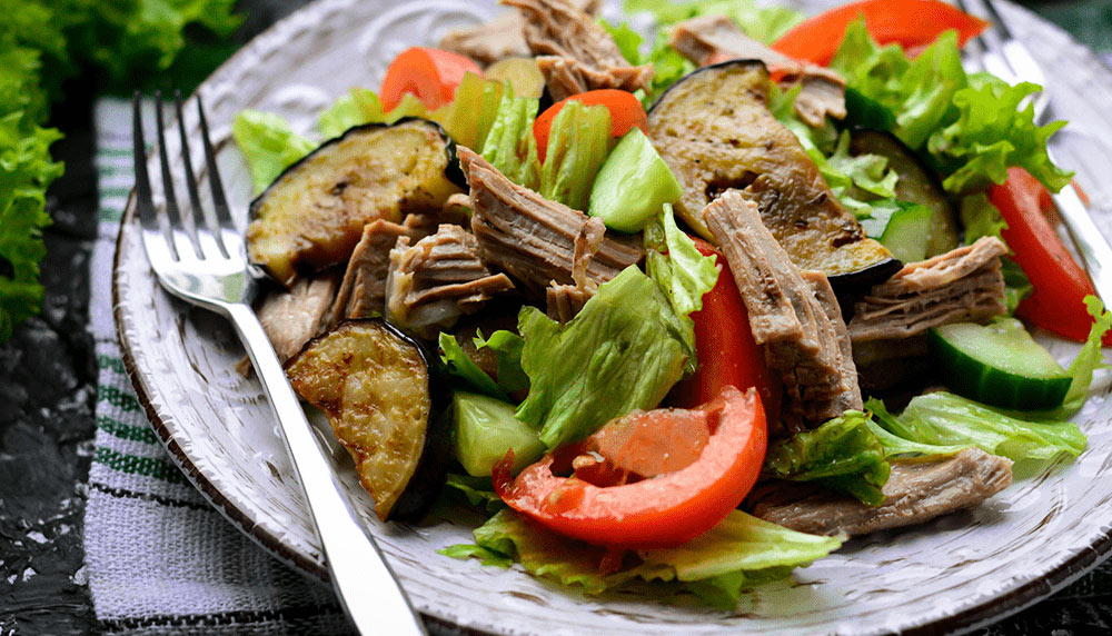 Теплий м'ясний салат із яловичиною - салат на Новий Рік